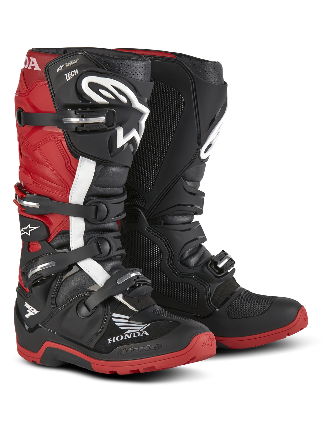 Alpinestars Honda Tech 7 Enduro Drystar®-stövlar, endurostövlar för motorcykel, svarta och klarröda, trekvartsvy framifrån med ett stängningssystem med fyra spännen, skyddande skenbensplattor och röda sulor med högt grepp samt tydliga Honda- och Alpinestars-logotyper.