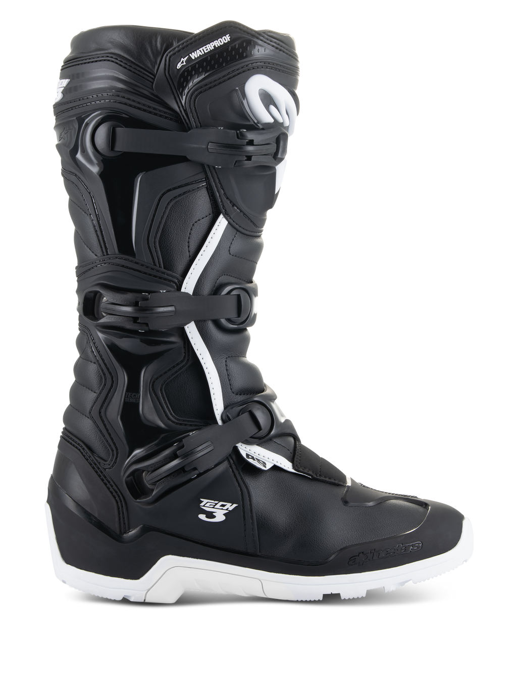 Alpinestars Tech 3 Enduro Waterproof Boots, profilvy, svarta och vita, har ett stängningssystem med tre spännen, förstärkta TPU-skyddspaneler, grovmönstrad vit sula, "Tech 3"- och "Waterproof"-logotyper, hållbara motorcykelstövlar för terräng- och äventyrskörning