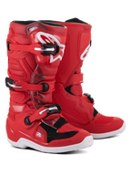 Alpinestars Youth Tech 7S Boots, röda motocross-stövlar med vita och svarta detaljer, med ett stängningssystem med tre spännen, vit Alpinestars-logotyp på smalbenet och en hållbar vit sula