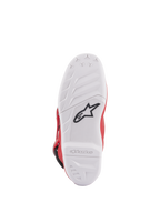 Alpinestars Youth Tech 7S-stövlar, vy av sula, vit sammansatt sula med svart stjärnlogotyp, högpresterande gummigreppmönster för överlägsen hållbarhet och känsla, präglad Alpinestars-logotyp på hälen