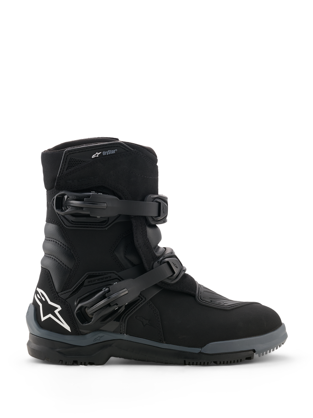 Alpinestars Belize V2 Drystar® stövlar, svarta motorcykelstövlar, sidoprofil med två justerbara spännen, vit Alpinestars-stjärnlogotyp på hälen, robust terrängsula och vattentät design för adventure-körning