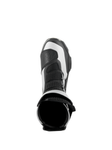 Alpinestars SP-X BOA-stövlar, svarta och silvriga, vy uppifrån som visar den övre öppningen och plösen i mesh, slimmade mellanhöga sportmotorcykelstövlar med avancerad mikrofiber och Rideknit-konstruktion