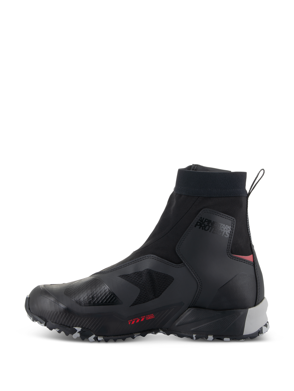 Alpinestars CR-8 GORE-TEX-skor, vattentäta motorskor, svart, mellangrå och klarröd, profilvy från sidan med en smidig svart textilöverdel, högskuren elastisk krage, 'ALPINESTARS PROTECTS'-logotyp vid ankeln, mellangrått hälstöd och klarröda detaljer.