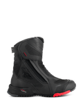 Alpinestars RT-7 Drystar stövlar, motorcykelstövlar för touring, svarta med röd detalj på sulan, vattentäta med andningsförmåga, sidoprofil med dragkedja och kardborrestängning, texturerade textilpaneler med reflekterande prickar, robust mönstrad sula, avancerad syntetisk konstruktion