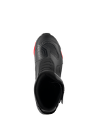 Alpinestars RT-7 Drystar®-stövlar, motorcykelstövlar för touring, svarta och röda, vy uppifrån som visar stövelns öppning, insida och texturerad växelplatta på tån