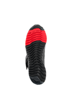 Alpinestars RT-7 Drystar®-stövlar, vy av sula, robust svart och rött grovmönstrat sulmönster, med TPF (Transversal Protection Frame)-logotypen på framfoten, designade för komfort vid både körning och gång
