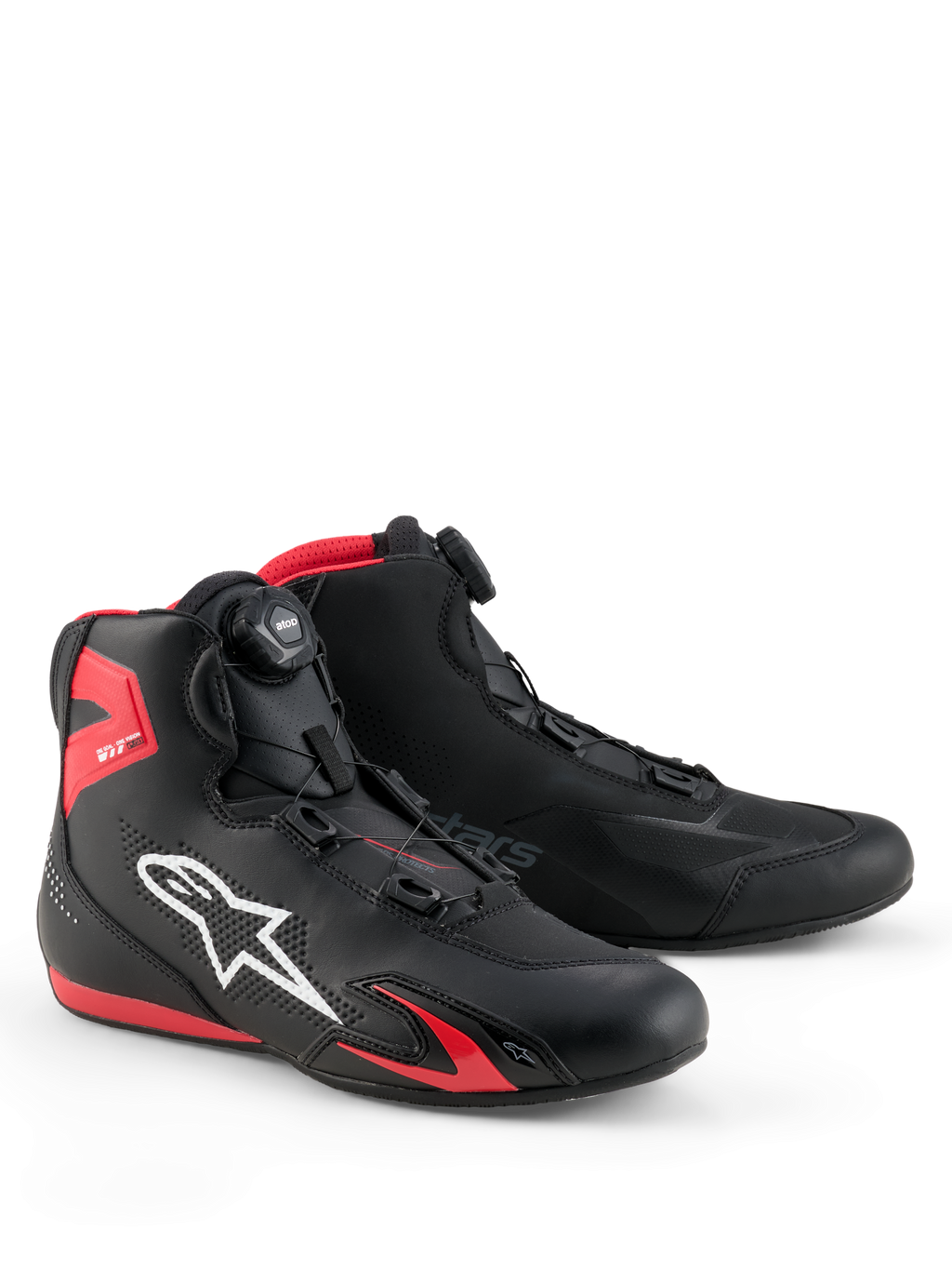 Alpinestars Celer-skor, motorcykelskor, svarta och klarröda, med vit Astars-logotyp, mikrometriskt rotorstängningssystem och teknisk mikrofiberkonstruktion med röda TPU-detaljer, strömlinjeformad sportig design för racing och gatkörning