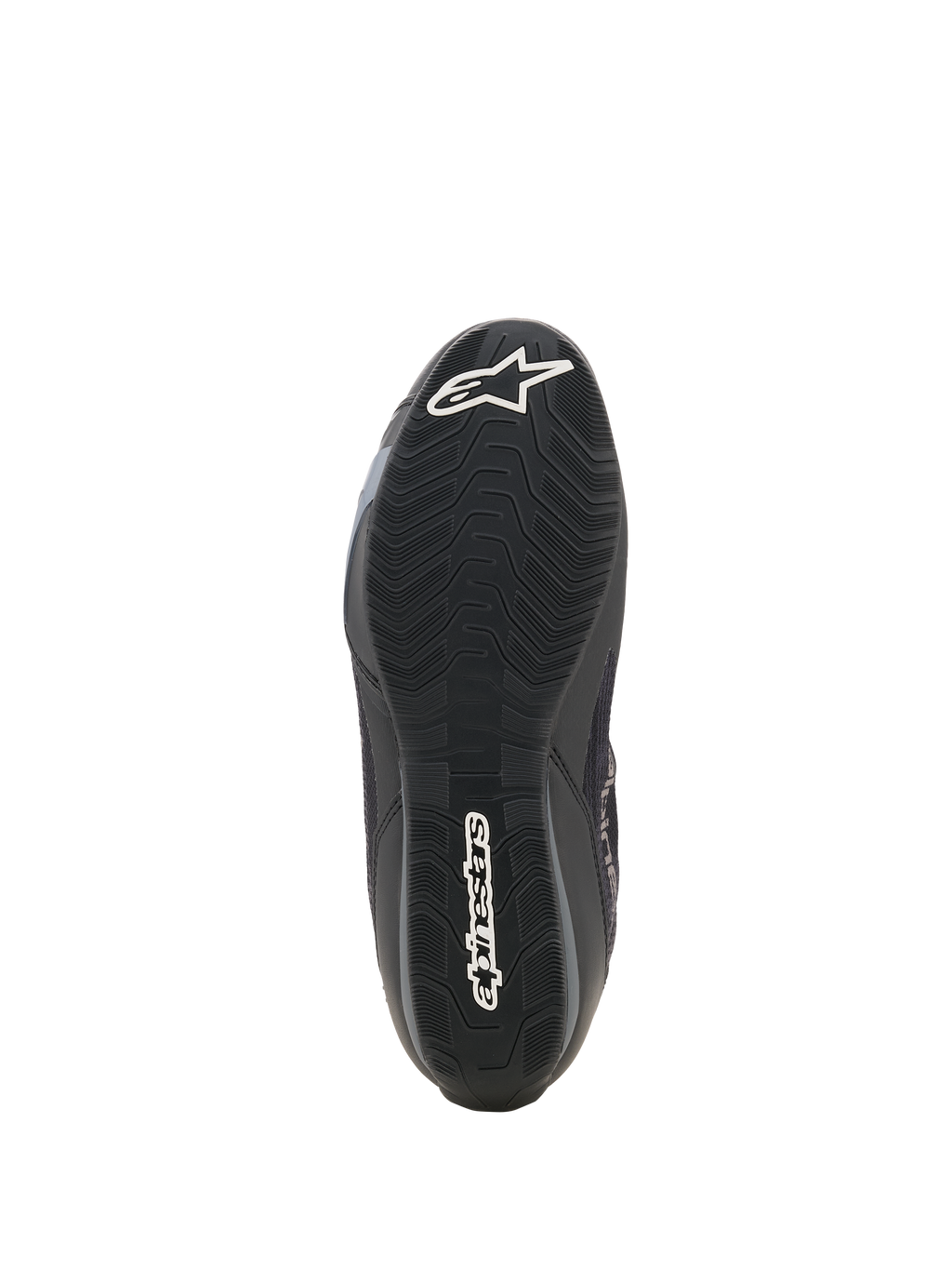 Alpinestars Celer Superair-skor, motorcykelskor, svarta och mörkgrå, vy underifrån av mönstrad oljebeständig gummiyttersula, med vit Alpinestars stjärnlogotyp vid tån och textlogotyp vid hälen