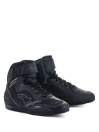 Alpinestars Faster-3 Rideknit®-skor, motorcykelskor, helsvarta, med en lätt ovandel i mikrofiber och mesh, snörning med kardborreband vid ankeln och en smidig road racing-design.