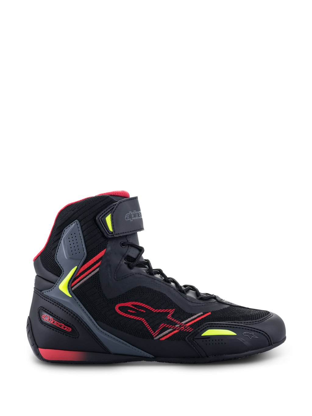 Alpinestars Faster-3 Rideknit® skor, motorcykelskor, svarta med röda och neongula detaljer, sidoprofil som visar ventilerande mesh- och mikrofiberkonstruktion, high-top-modell med röd stjärnlogotyp och justerbart vristband
