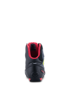 Alpinestars Faster-3 Rideknit® skor, vy bakifrån, svarta med rött innerfoder och neongula detaljer, har TPR-hälkappa och reflexremsa, högpresterande motorcykelskor
