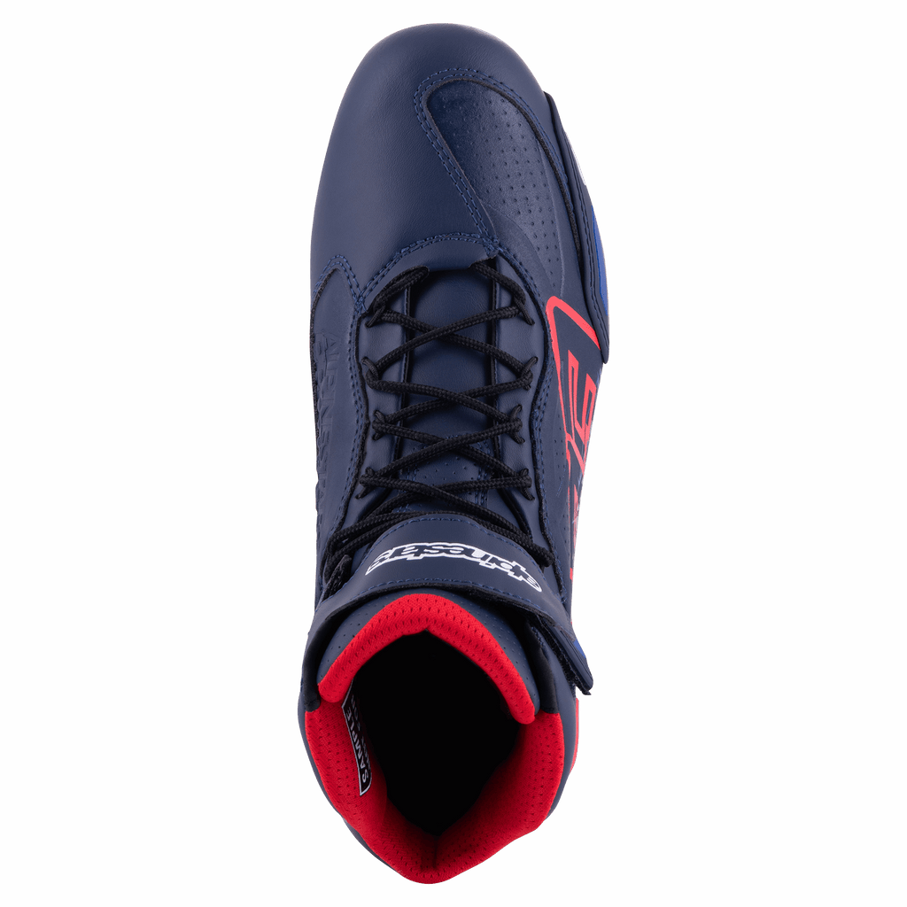 Alpinestars Austin Riding Shoe, Night Navy och Bright Red, vy uppifrån som visar svarta skosnören, rött innerfoder i mesh och navyblått mikrofiber-chassi med röda logotypdetaljer