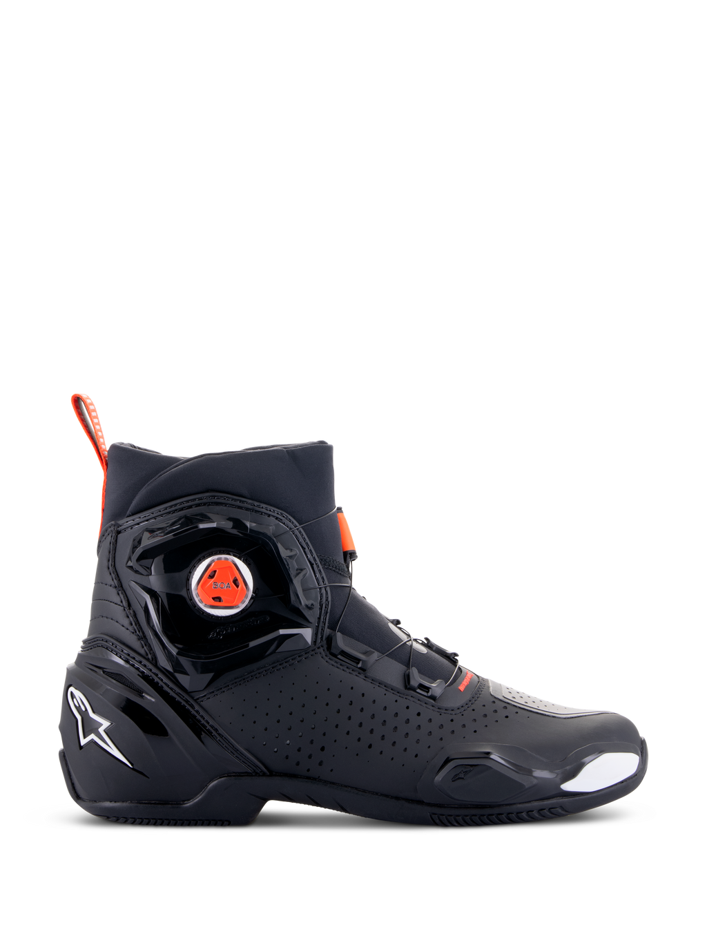 Alpinestars SP-2 körskor, sportiga motorcykelskor, svarta med Red Fluo-detaljer, sidovy med BOA-snabbstängningssystem, perforerade mikrofiberpaneler för luftflöde, vit Alpinestars-logotyp på hälen och en stilren modern design med matt och glansig finish