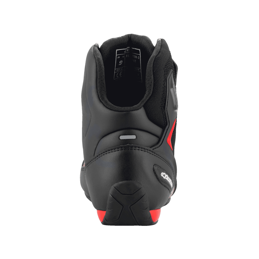 Alpinestars FQ20 Faster-3 Rideknit®-skor, svarta och klarröda, vy bakifrån som framhäver den konturerade hälkappan, reflexremsa och vadderad ankelkrage, tekniska motorcykelskor