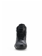 Alpinestars Faster-4 Drystar® skor, motorcykelskor, svart och Cool Gray, frontvy med snörning och justerbart kardborreband med Alpinestars-logotyp, stilren vattentät design för vägsport