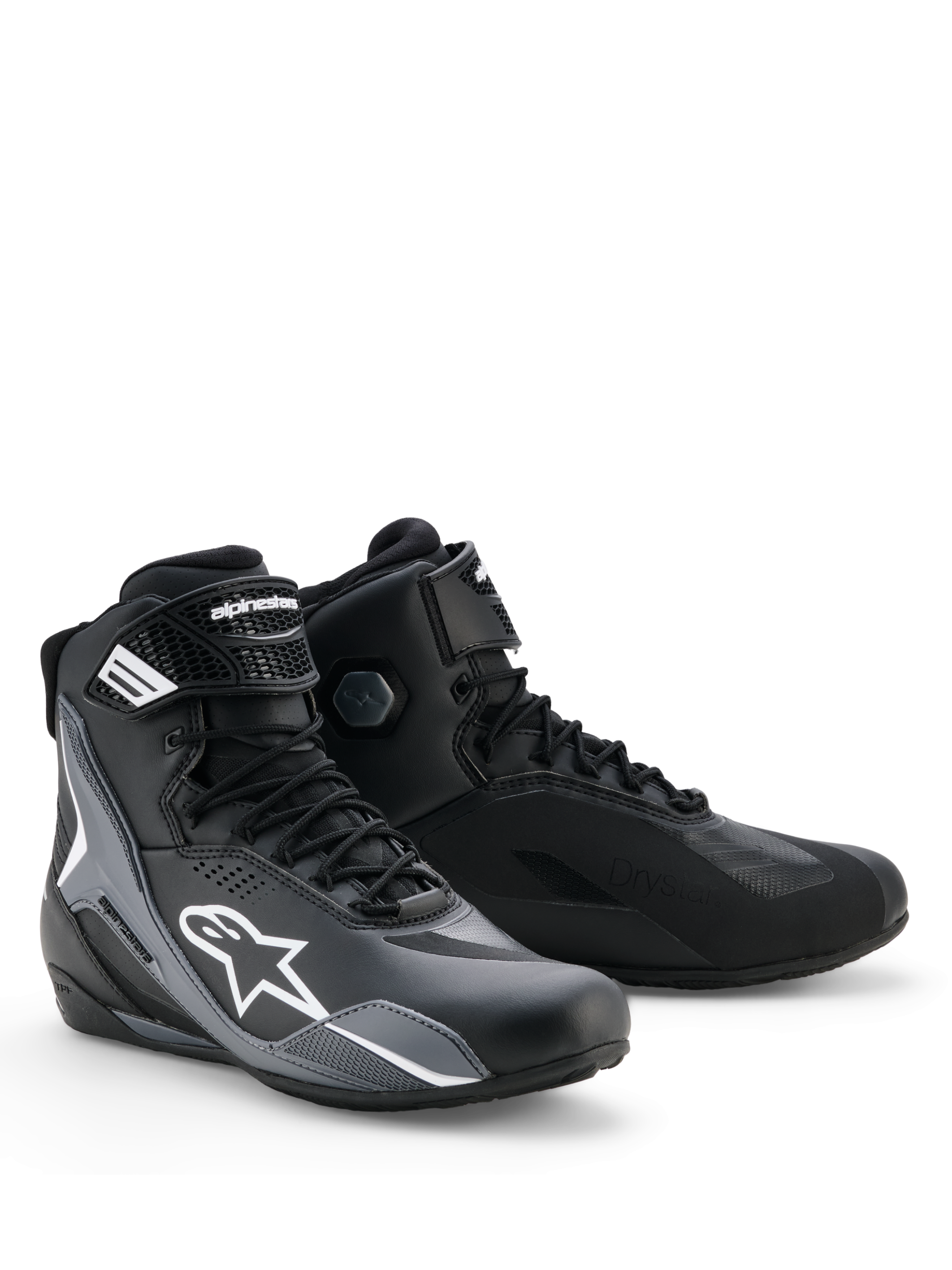 Alpinestars Faster-4 Drystar® skor, motorcykelskor, svarta, 'cool gray' och vita, smidig design med vit Astars-logotyp, snörning och kardborreband vid ankeln, vattentät Drystar-teknologi och förstärkta paneler för skydd vid sportkörning.