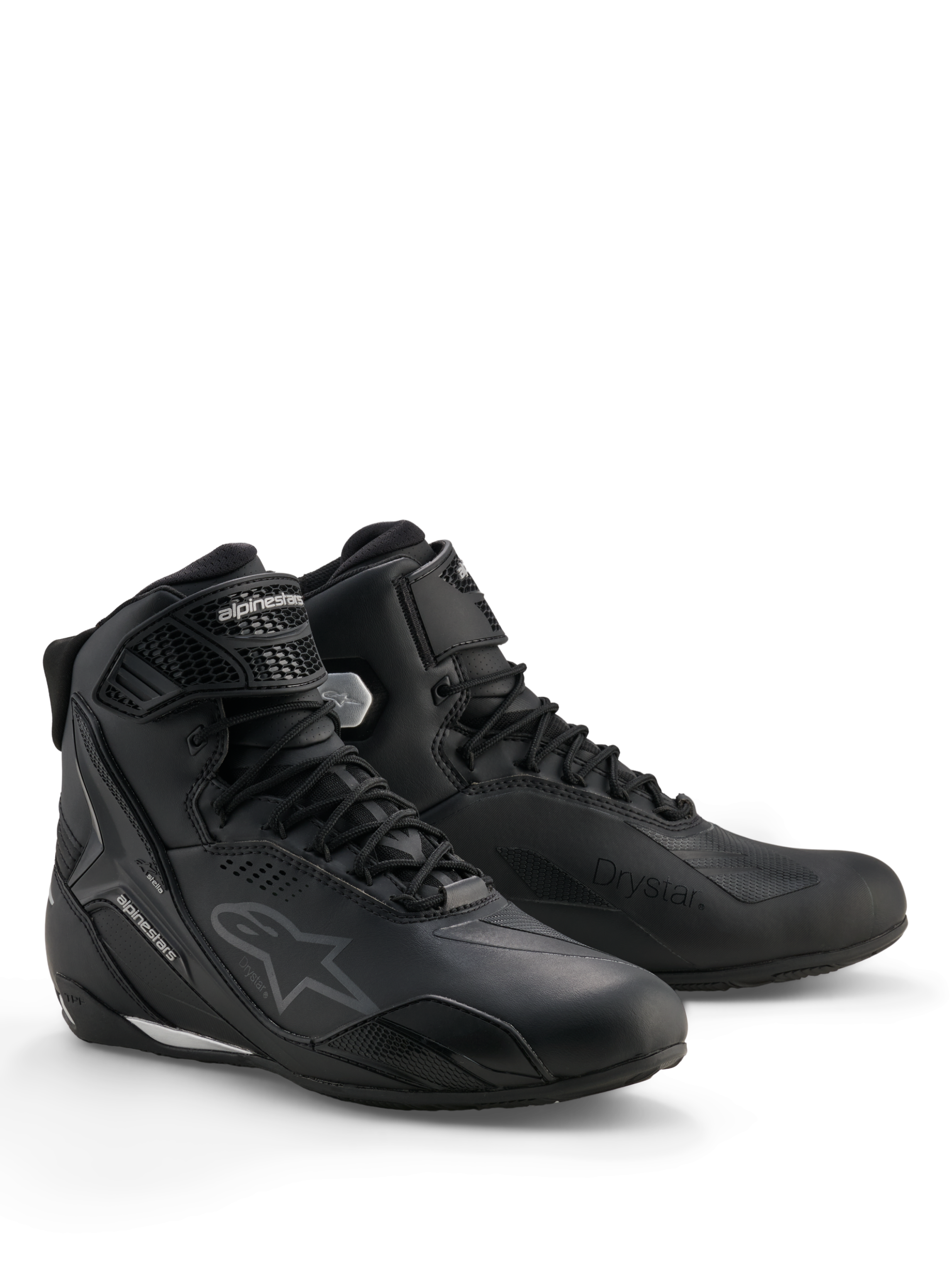 Alpinestars Stella Faster-4 Drystar® skor, vattentäta motorcykelskor för damer, svarta och silverfärgade, ovandel i mikrofiber med snörning och ankelrem, skyddande TPU-förstärkningar och Alpinestars-logotyp.