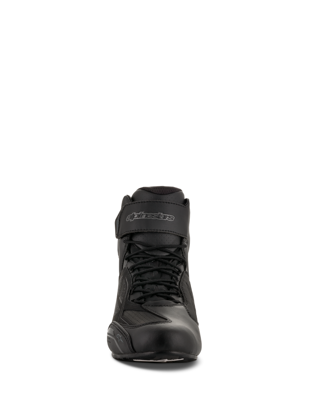 Alpinestars Faster-3 Drystar® körskor, Black Cool Gray, vy framifrån som visar snörning och kardborreband vid ankeln, vattentäta motorcykelskor i mikrofiber.