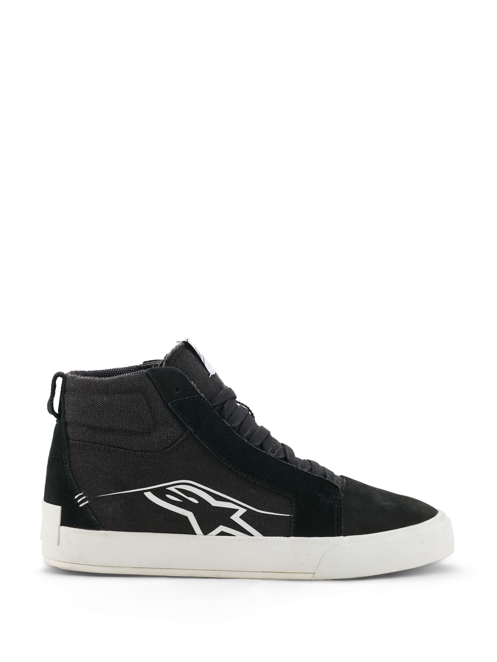 Alpinestars Ride-63 Canvas Shoes, svarta och vita höga motorcykelsneakers, urban och avslappnad motorcykelsko, ovandel i canvas och mocka, sidoprofil med vit Astars-logotyp, platt vit gummisula