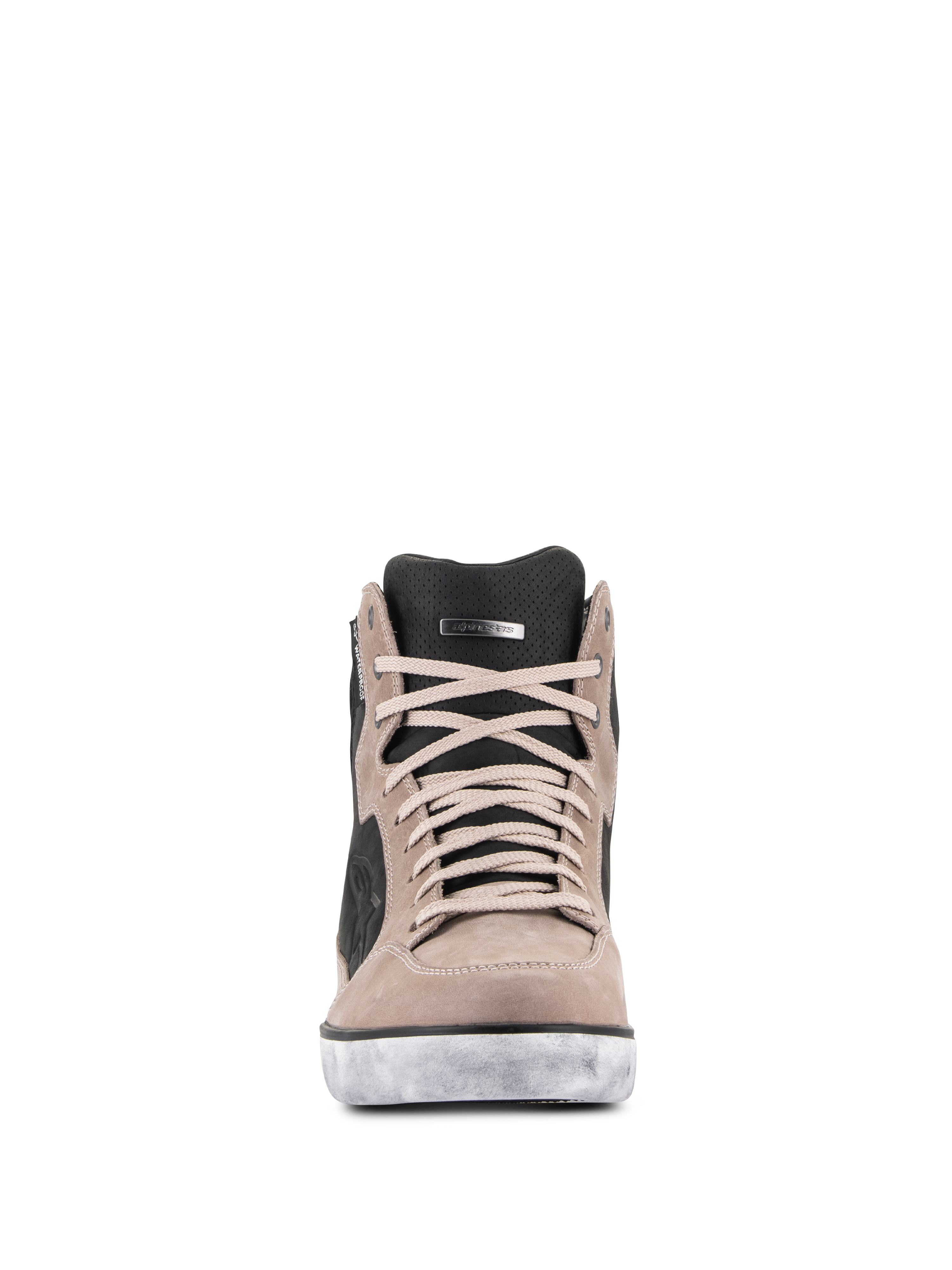 Alpinestars J-6 Waterproof Shoe i Black Flint White, vy framifrån, motorcykelsko i sneakersmodell av premiumläder med beigea skosnören, perforerad svart plös och sliten vit sula.