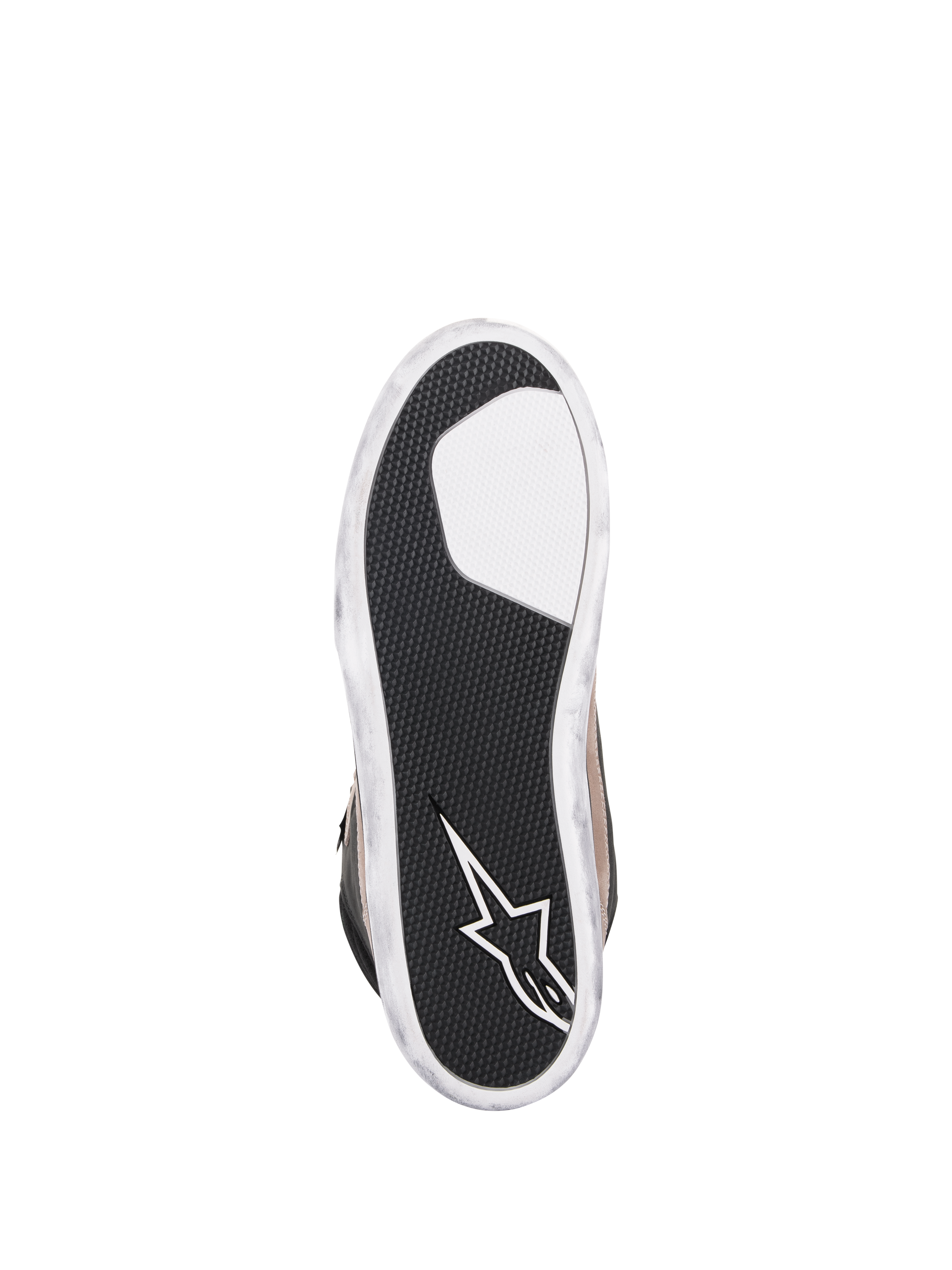 Alpinestars J-6 Waterproof Shoe, motorcykelsko, Black Flint White, vy underifrån av yttersulan med texturerat svart gummi för grepp, vit Alpinestars-stjärnlogotyp på hälen och slitna vita kanter