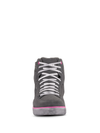 Alpinestars J-6 Waterproof damskor, motorcykelskor, ljusgrå och fuchsia, vy framifrån av high-top i sneaker-stil med vita skosnören och rosa detaljer, vattentät konstruktion i läder och mocka