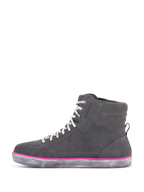 Alpinestars J-6 Waterproof damskor, körskor, ljusgrå och fuchsia, high-top sneakerdesign med ovandel i grå mocka, vita skosnören, fuchsiafärgade accenter och en sliten grå gummisula