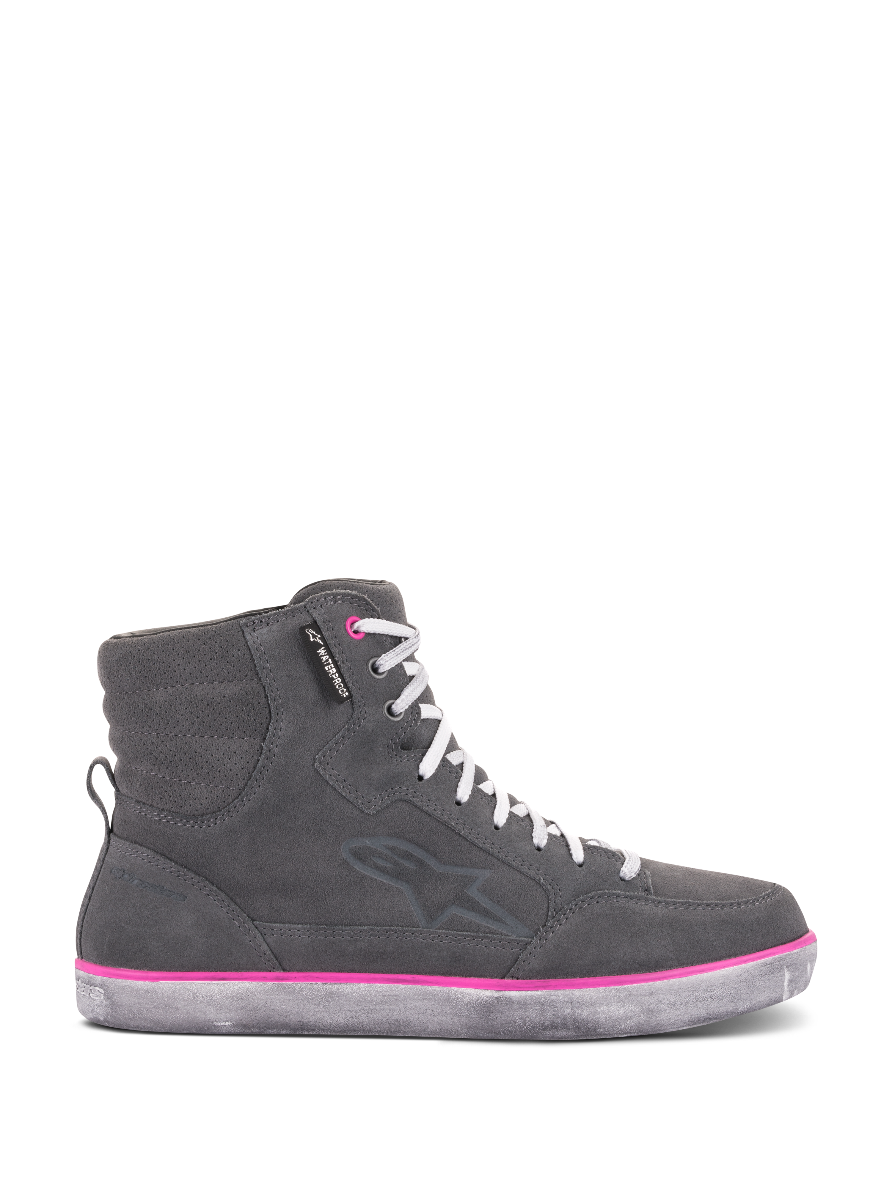 Alpinestars J-6 Waterproof damskor, mc-sko i sneakerstil, mörkgrå ovandel i mocka och läder med vita skosnören, fuchsiafärgade accenter längs sulan och en vattentät tagg, designad för urban stadskörning.