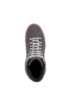 Alpinestars J-6 Waterproof damskor, körskor, grå och fuchsia, vy uppifrån som visar mocka- och läderkonstruktion, ljusgrå skosnören och klarrosa sulkant.