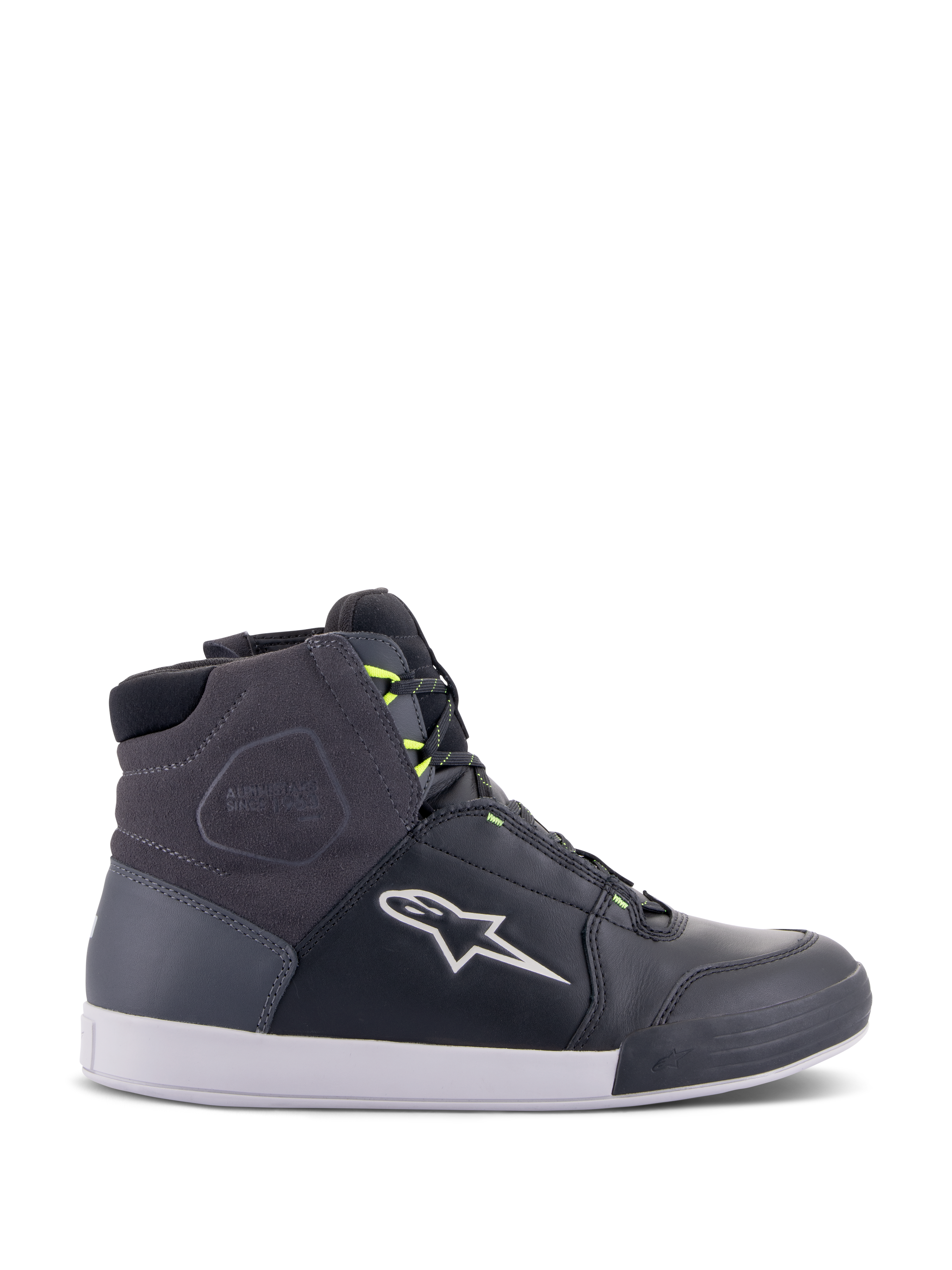 Alpinestars Chrome Drystar-skor, urbana motorcykelsneakers i svart, mörkgrått och neongult, med paneler i premiumläder och mocka, vit sula, neongula skosnören och karakteristisk stjärnlogotyp