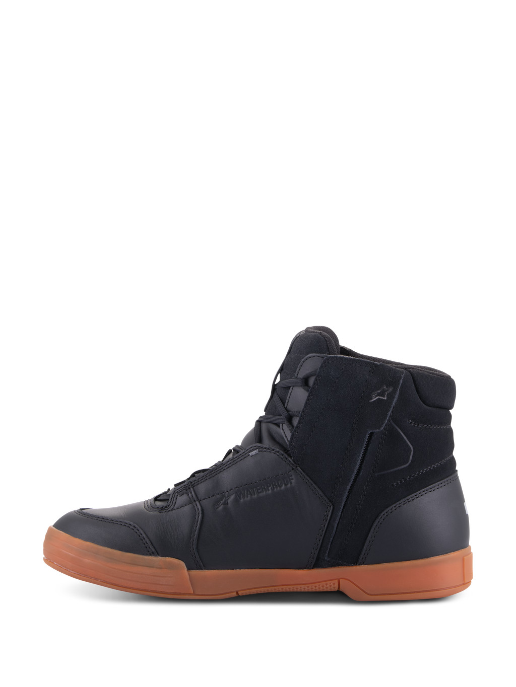 Alpinestars Chrome Drystar®-skor, Black Black Gum, urban motorcykelsko med ovandel i svart läder och mocka, hög sneakerprofil, gummifärgad gummisula och dragkedja på sidan