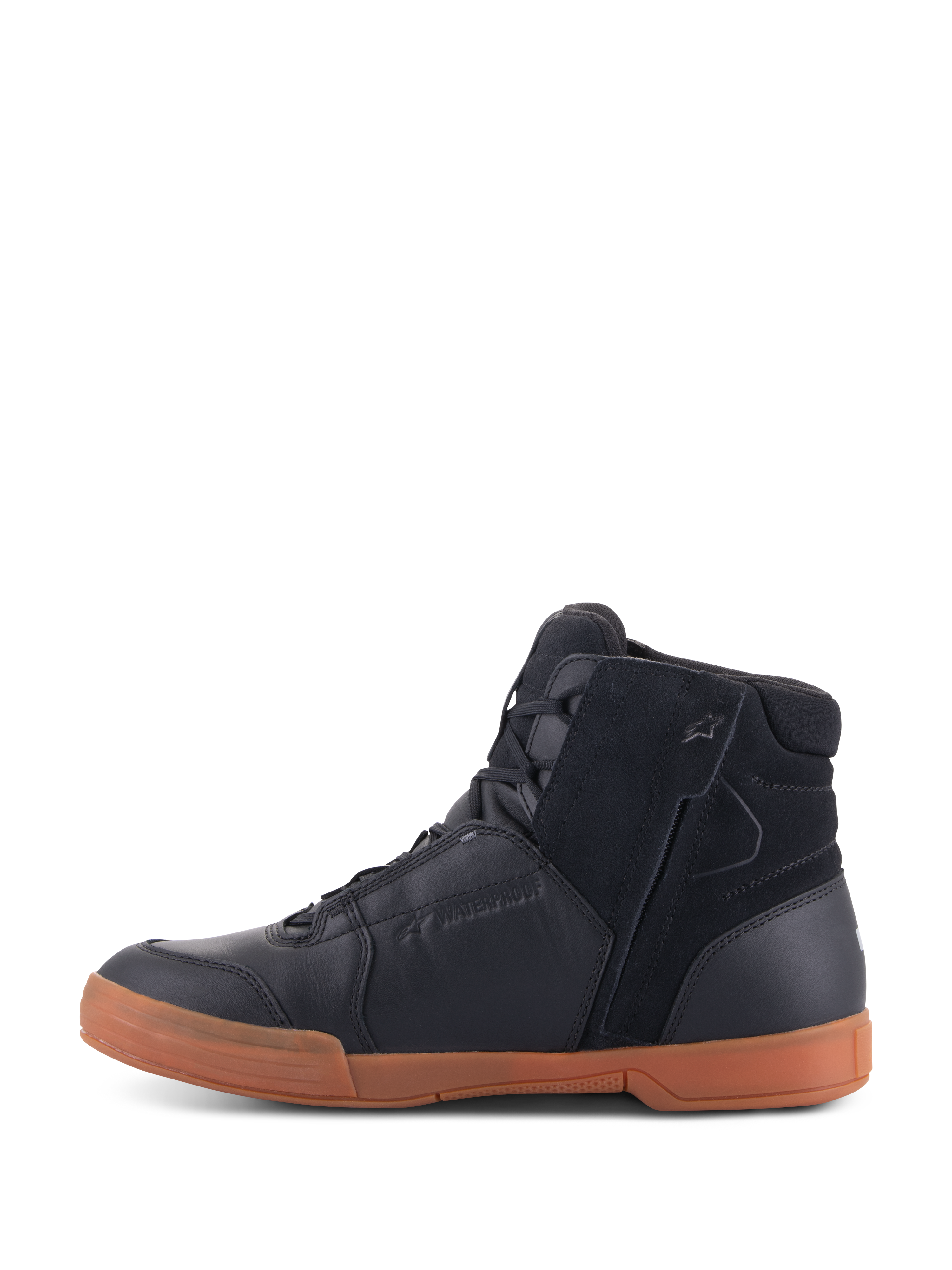 Alpinestars Chrome Drystar®-skor, Black Black Gum, urban motorcykelsko med ovandel i svart läder och mocka, hög sneakerprofil, gummifärgad gummisula och dragkedja på sidan