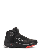 Alpinestars CR-X Drystar motorcykelskor, vattentäta mc-skor i Black Camo Red, profilvy från sidan med texturerad kamouflagemönstrad ovandel, vit Alpinestars-logotyp, ankelrem och svart räfflad sula med röda detaljer vid tån.