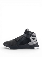 Alpinestars Speedflight Street skor, urbana motorcykelstövlar i svart och grå gun metal, med kardborrerem och teknisk mesh.