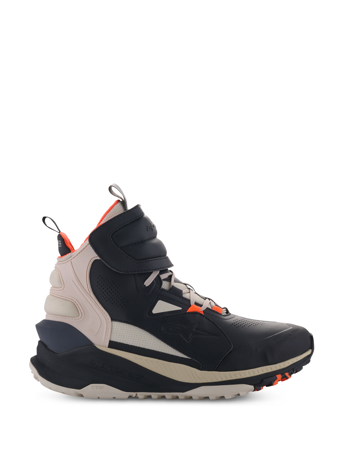 Alpinestars Speedstreet-skor, höga motorcykelsneakers, svart och mandelbeige med detaljer i Hot Orange, ovandel i mikrofiber i street-stil med perforerade detaljer, tjock ergonomisk sula, modern urban kördesign med kardborreband