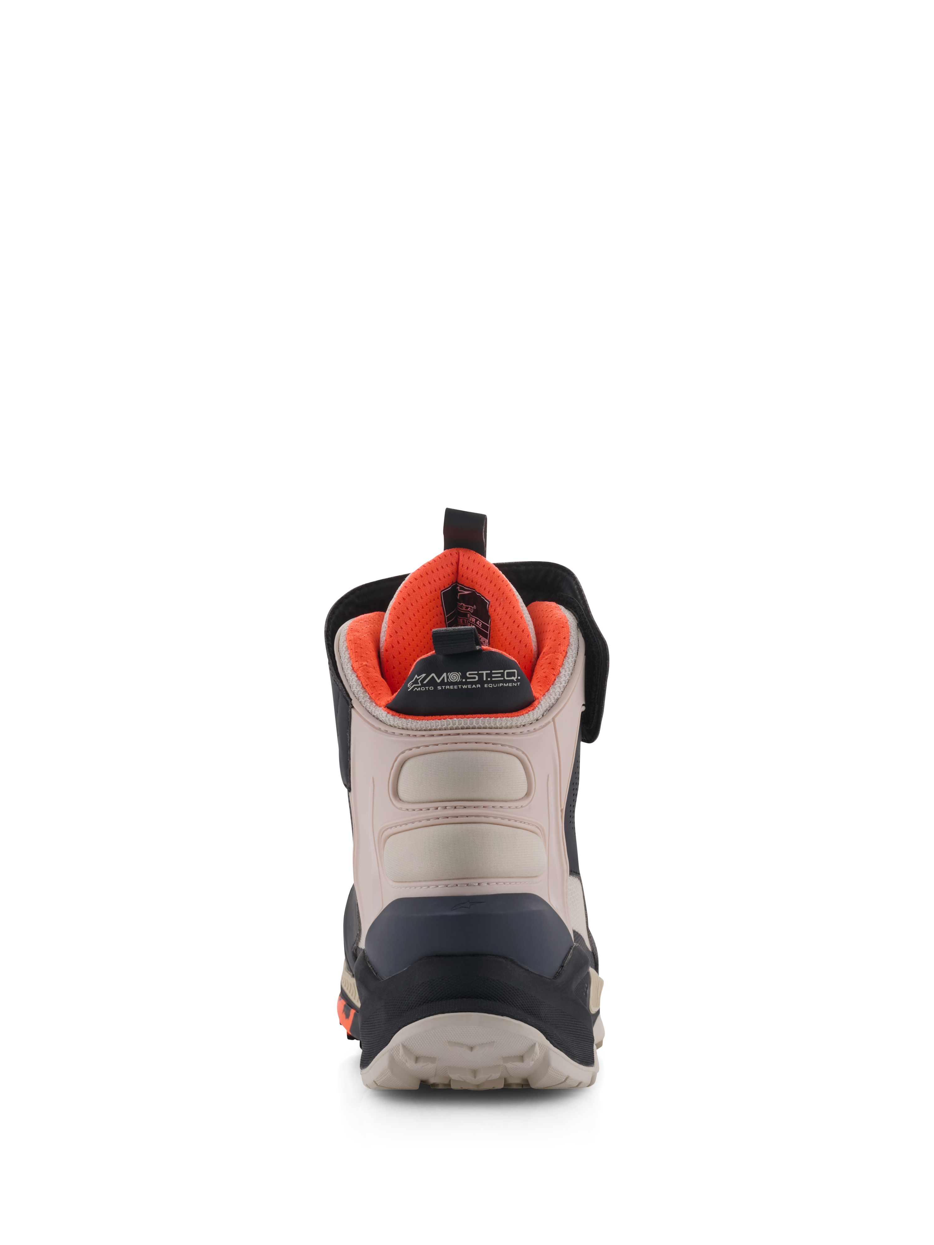 Alpinestars Speedstreet-skor, motorcykelskor, Black Almond och Hot Orange, vy bakifrån som visar förstärkt hälkappa, mandelfärgade mikrofiberpaneler, klart orange innerfoder och MO.ST.EQ.-logotyp