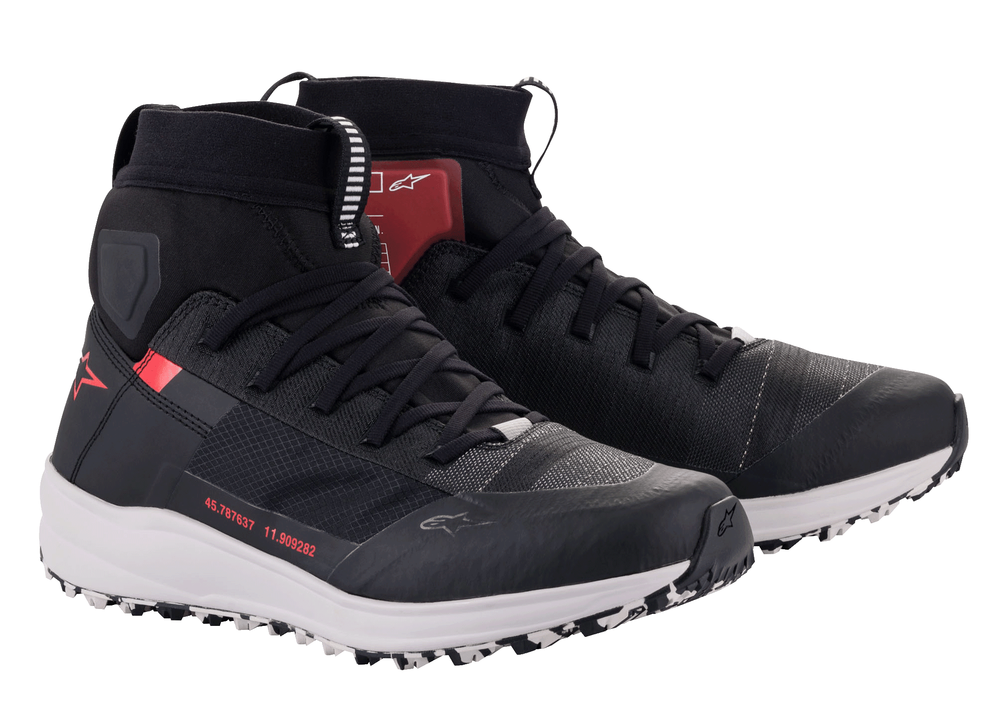 Alpinestars Speedforce-skor, högskurna motorcykelskor, svarta, vita och röda, med en löparskosiluett, MATRYX-textilovandel, vit mellansula och röd Alpinestars-logotyp, tekniska urbana skor för vägkörning