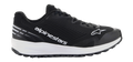 Alpinestars Meta Road V2-skor, svarta atletiska skor med en tjock vit sula, vit Alpinestars-text och stjärnlogotyp, texturerad ovandel i mesh, svarta skosnören och grovmönstrad yttersula, lätt sportig design för racingteamets arbetskläder och vardagsbruk
