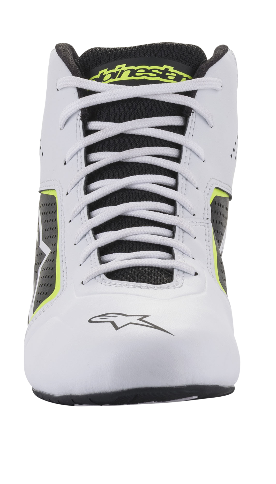 Alpinestars Tech-1 K Start V2-skor, kartingskor, vita, svarta och fluoriserande gula, vy framifrån med vita skosnören, svart plös i mesh med gul logotyp och vit mikrofiberkonstruktion med perforerade sidopaneler.