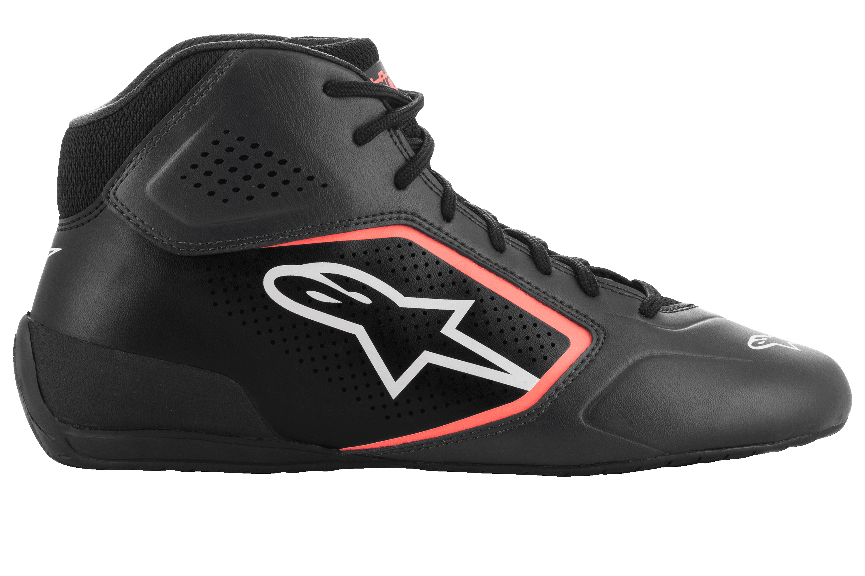 Alpinestars Tech-1 K Start V2-skor, kartingskor, Asphalt Black och Orange Fluo, sidoprofil med ovandel i mikrofiber med laserperforeringar, vit Alpinestars-logotyp med orange kontur och svarta skosnören