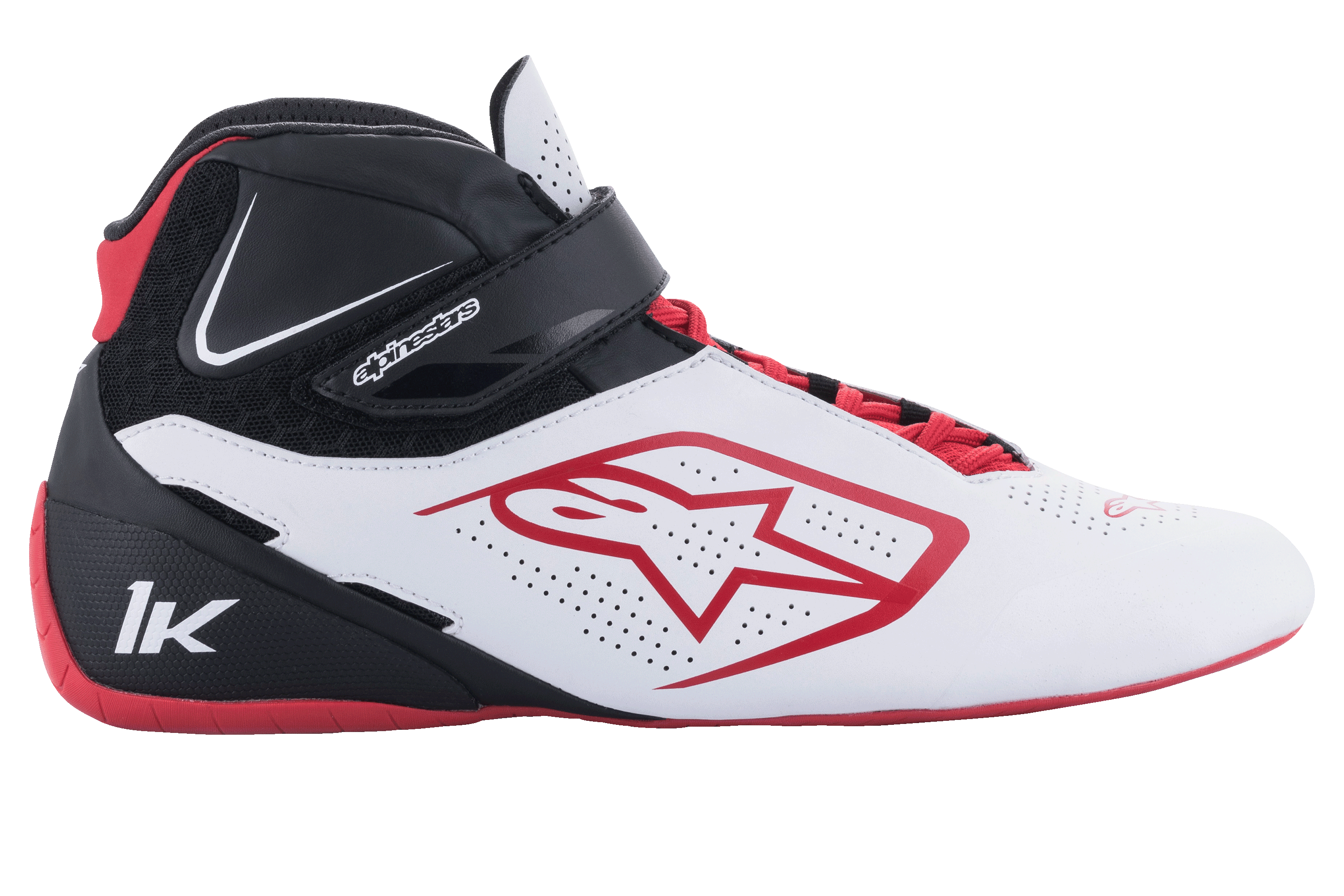 Alpinestars Tech-1 K V2-skor, kartingskor, vit, svart och röd, profilvy med perforerade vita paneler, röd stjärnlogotyp, svart ankelrem och röda skosnören, specialiserade motorsportskor