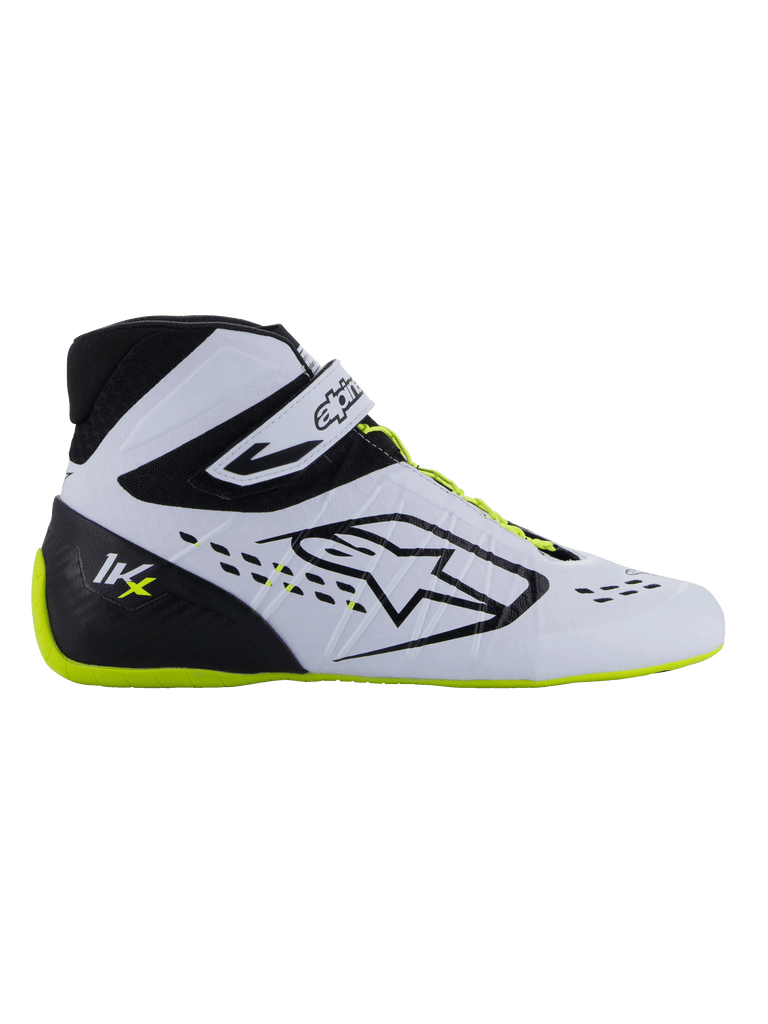 Alpinestars Tech-1 KX V3-skor - FIA, kartingskor, svart, vit och neongul, slimmad sidoprofil med vit termosvetsad ovandel, svart hälkappa med KX-logotyp, neongul sula och skosnören, professionell motorsportdesign för karting