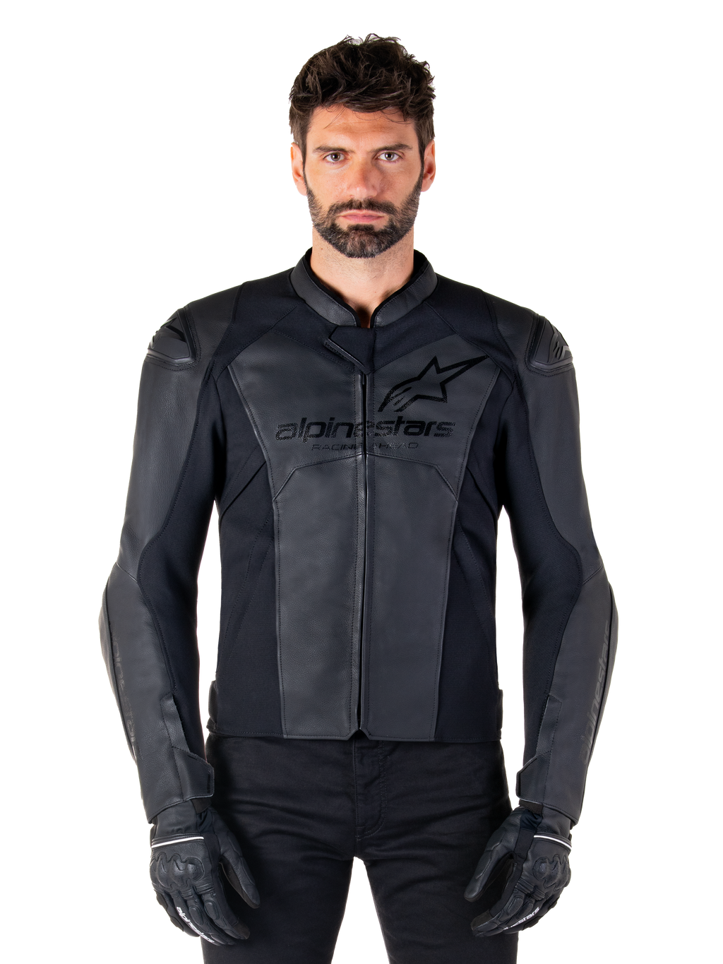 Alpinestars Faster V3 skinnjacka, svart motorcykeljacka, premiumläder med HRSF-stretchpaneler, slimmad sportpassform, förstärkta axlar med skydd, bärs med svarta handskar, professionell utrustning för landsvägskörning