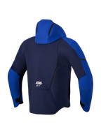 Alpinestars Aeroshell WP jacka, vattentät motorcykeljacka i softshell, baksidesvy som visar huva och logotyp, mörkblå och ljusblå, vattentät och andningsbar stretchkonstruktion