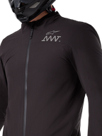 Alpinestars AMT-8 Stretch Drystar® XF jackfoder, svart vattentätt och vindtätt stretchlager, packbart tekniskt plagg för äventyrsmotorcykelkörning