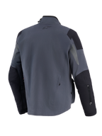 Alpinestars Maxdura Drystar®XF Laminated Armored Shell, teknisk mc-jacka för äventyrskörning, mörkgrå och svart, vy bakifrån med förstärkta axel- och armbågspaneler, liten A-star-logotyp på övre delen av ryggen och vertikal branding på ärmen.