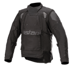 Alpinestars Halo Drystar®-jacka, svart äventyrsmotorcykeljacka, högteknologisk krage, dubbla dragkedjor på bröstet, stor frontflik med subtil Astars-logotyp, förstärkta axlar och armbågar, vattentät touringutrustning för flera säsonger