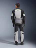 Alpinestars Andes Air Drystar®-jacka, touringjacka för motorcykel, Ice Gray, Dark Gray och svart, baksida som visar omfattande nätpaneler för ventilation, fluorescerande gula accenter och Alpinestars-branding, bärs med matchande touringbyxor