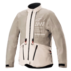 Alpinestars AMT-10LAB Drystar® XF-jacka, regnkonfiguration, White Sand Aluminum Camo, vattentät textiljacka för äventyrskörning med AMT-märkning på bröstet och rödmarkerade dragtappar