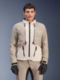 Alpinestars AMT-10LAB Drystar® XF-jacka, äventyrsmotorcykeljacka, White Sand Aluminum Camo, modulär design med svarta dragkedjor och röda detaljer, bärs med matchande byxor och svarta handskar, med Alpinestars Motion Technology-märkning på bröstet, professionellt körställ för alla väder